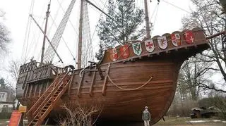 "Santa Maria" stoi pod Muzeum Arkadego Fiedlera