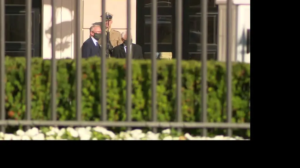 kaczynski przed palacem