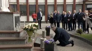 Prezydent Andrzej Duda zapalił znicz przed kopalnią Pniówek