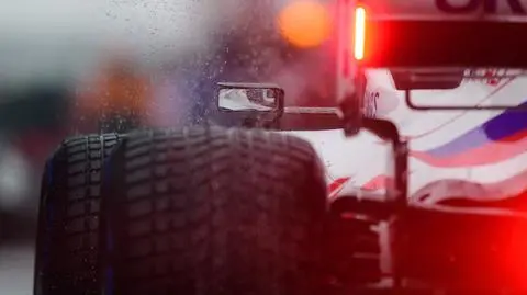 Deszcz pokrzyżował szyki. Grand Prix Belgii zakończone po dwóch okrążeniach