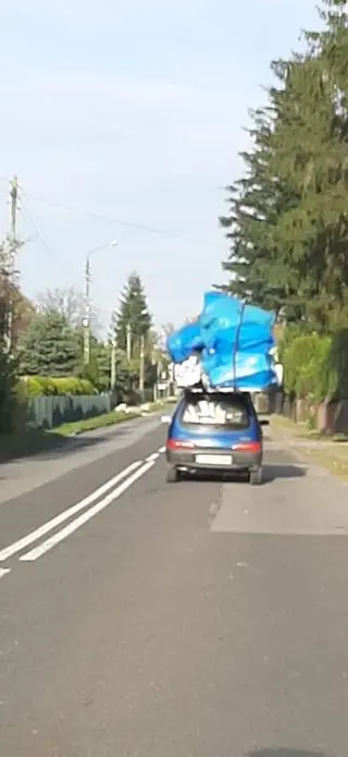 Seicento z ogromnym bagażem w Strumieniu