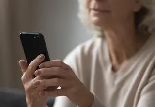 Zaciągnęła kredyty, licząc na zysk z inwestycji. Została oszukana