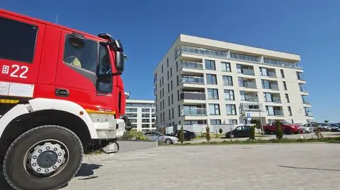 Łomża. Dziecko wypadło z 5. piętra 