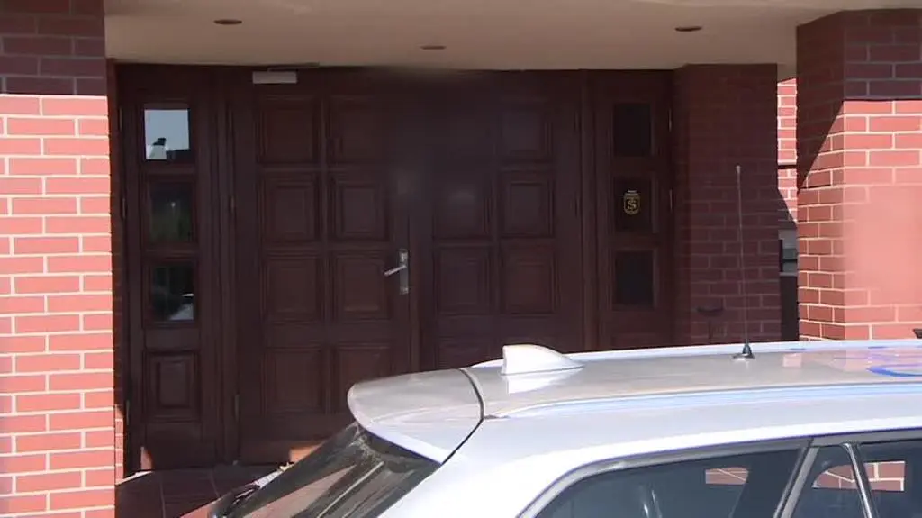 W piwnicy domu w jednej ze wsi w województwie pomorskim policja odkryła ciała trzech noworodków