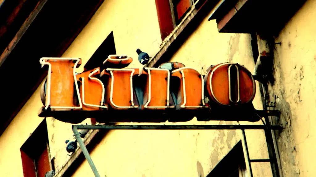 Neon z kina Polonia 