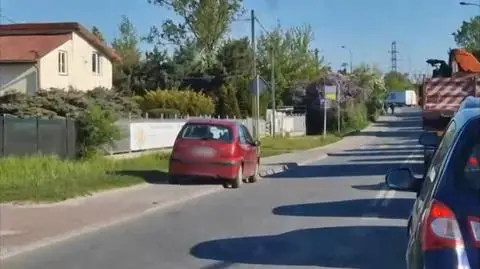 Jechał chodnikiem, a potem pod prąd