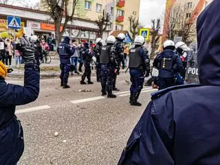 Policja zabrała z trasy przemarszu protestujących