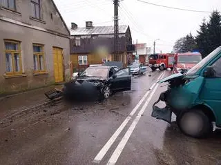 Pijany kierowca uderzył w auto, którym podróżowało małe dziecko