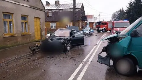 Pijany kierowca uderzył w auto, którym podróżowało małe dziecko