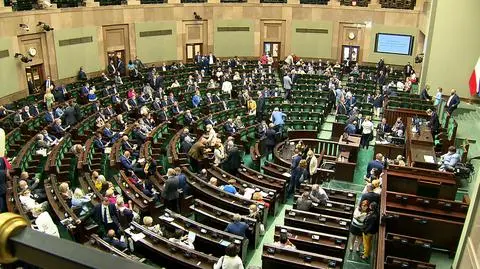 Podwyżki wynagrodzeń, czy zamrożenie pensji. Terlecki o tym, kiedy Sejm zajmie się projektami