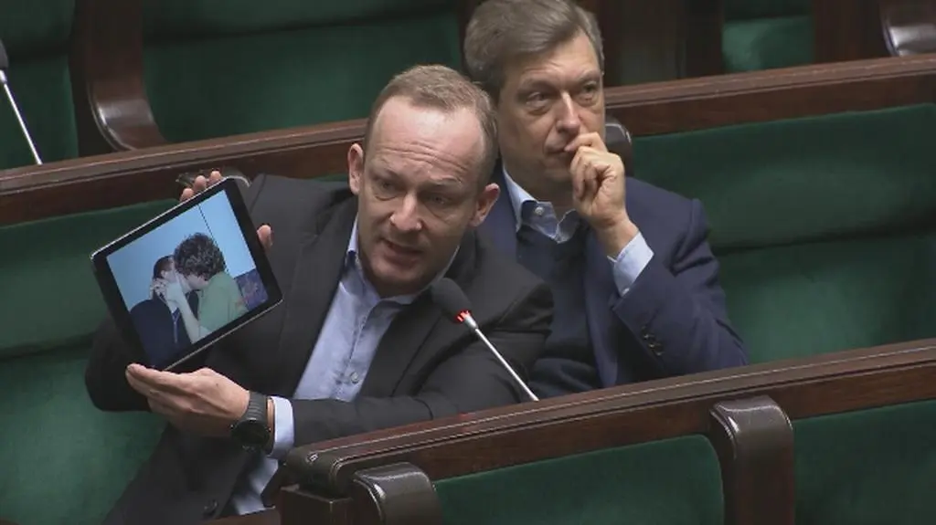Poseł Olszewski mówi o intymnym zdjęciu Macieja Wąsika