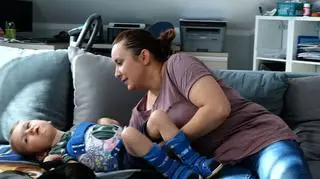 Kuba nie jest samodzielny, mama czuwa przy nim całą dobę