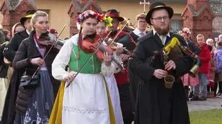Widowisko przygotowane zostało przez Zespół Regionalny Wisieloki przy współpracy z innymi organizacjami