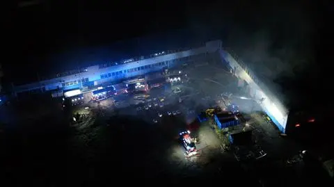 Płonęła hala, w której produkowany jest papier. Ewakuacja 50 pracowników