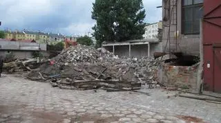 Przez lata zaniedbywane i obrócone w ruderę kamienice przy zbiegu ulic Pułaskiego i Kościuszki mają zyskać nowy blask. Część z nich zostanie przekształcona w luksusowe lofty. Inne znikną z powierzchni.
