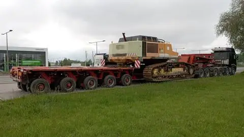 Ponad 110-tonowy kolos pojawił się na ulicach Bydgoszczy