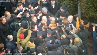 Kancelaria Sejmu przedstawiła fragmenty nagrań Straży Marszałkowskiej z wydarzeń pod Sejmem 7 lutego