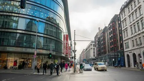 berlin galeria lafayette shutterstock_2243272193