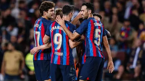 Nowa pozycja mu służy. Kolega "Lewego" na dłużej w Barcelonie