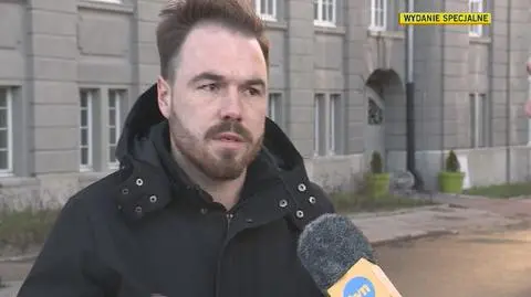 Prowadzący o ataku na Adamowicza 