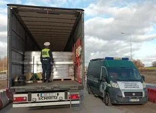 Przewozili piwo w puszkach 