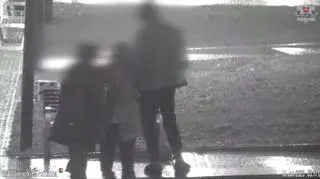 Pił wódkę z kolegami na ulicy i do razu wsiadł za kierownicę audi