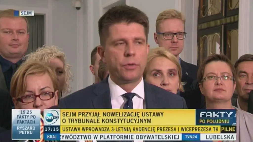 Petru: PiS robi skok na Trybunał Konstytucyjny