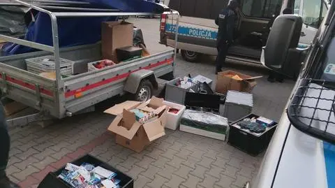 Podawali się za wolontariuszy, pomogli przepakować dary dla uchodźców, odpowiedzą za ich kradzież