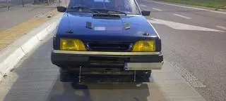 Miał też oklejone na żółto przednie światła