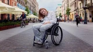 Agata zaledwie trzy miesiące po swoich osiemnastych urodzinach ulega poważnemu wypadkowi
