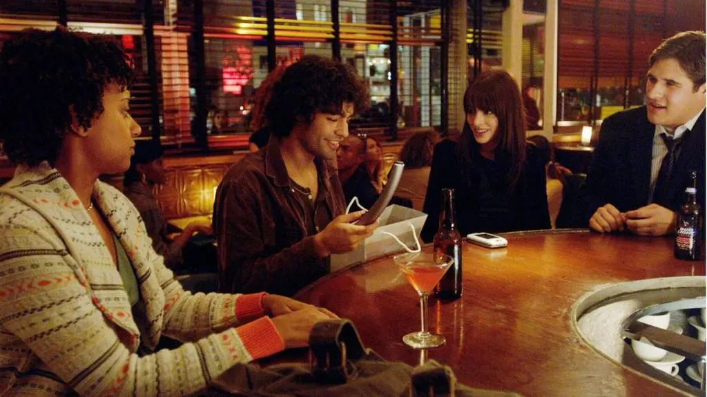 Adrian Grenier i Anne Hathaway
