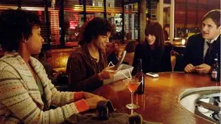 Adrian Grenier i Anne Hathaway