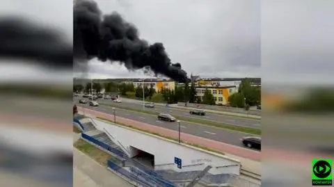 Przy szkole podstawowej zapalił się styropian