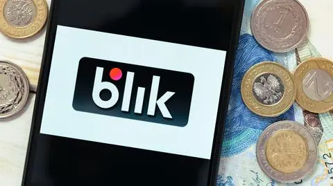 "Stał przy bankomacie i nerwowo się rozglądał, co chwilę zerkał na swój telefon"