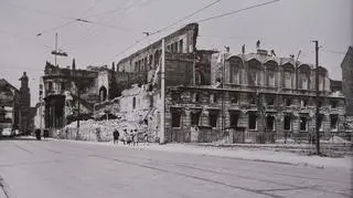 Rozbiórka ruin pałacu Hatzfeldów