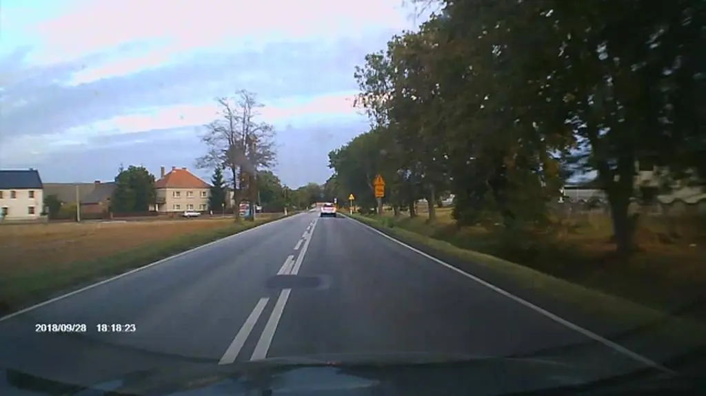 Eskortowali dziecko które połknęło agrafkę