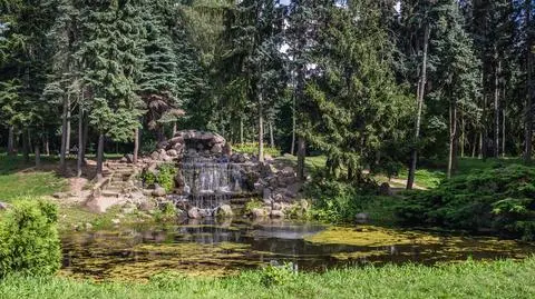 Dziecko poparzone w parku Skaryszewskim? Urząd dzielnicy: zgłosiliśmy sprawę do odpowiednich służb