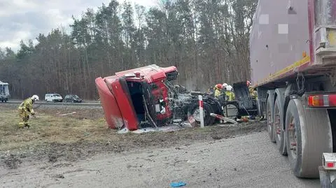 Zderzenie pociągu z samochodem ciężarowym w Piechcinie