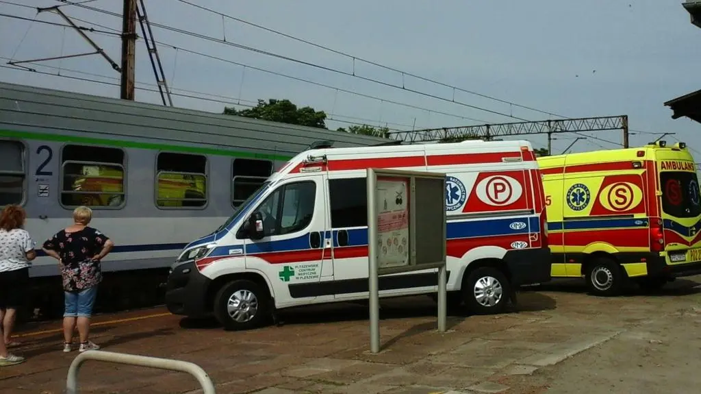 Awaria trakcji godziny postoju upał i brak klimatyzacji. Pasażer pociągu nie żyje