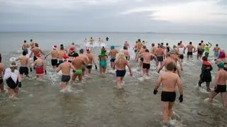 Noworoczna kąpiel w Jelitkowie