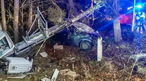 Samochód uderzył w słup. Nie żyje 47-latek