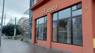 Zamknięty zakład fryzjerski Rococo
