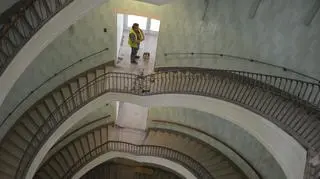 Prace trwają na każdym z pięter 