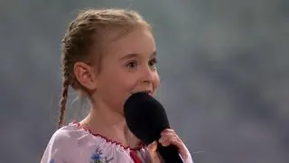 Koncert "Razem z Ukrainą". Amelka śpiewa ukraiński hymn