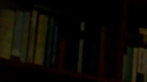 "Wirus może się osadzać nawet na hostii"