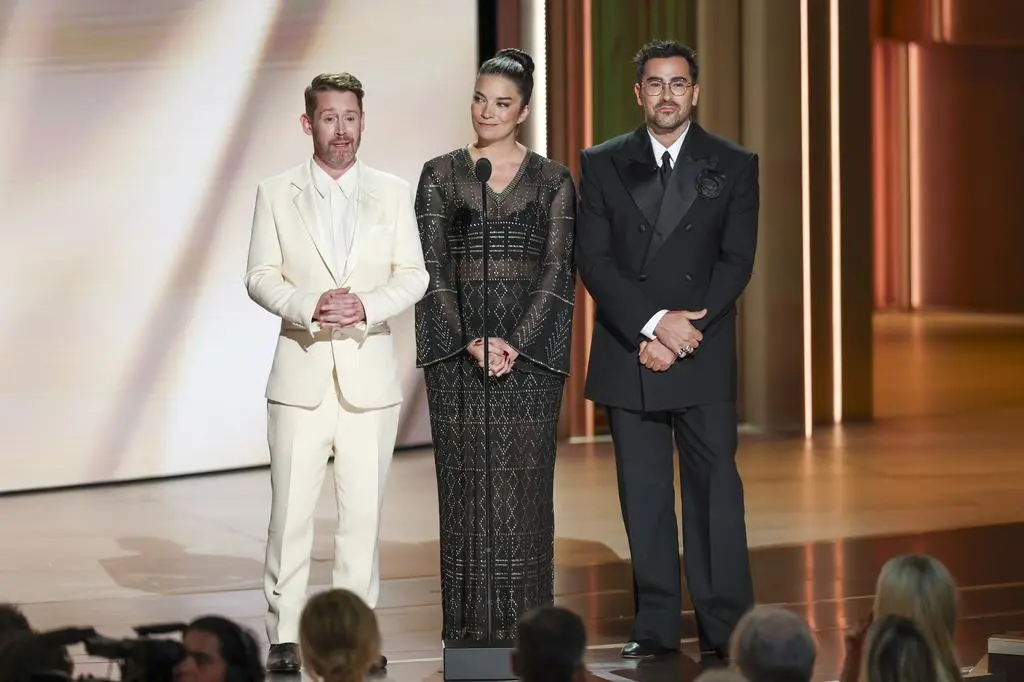 Macaulay Culkin, Annie Murphy, Dan Levy