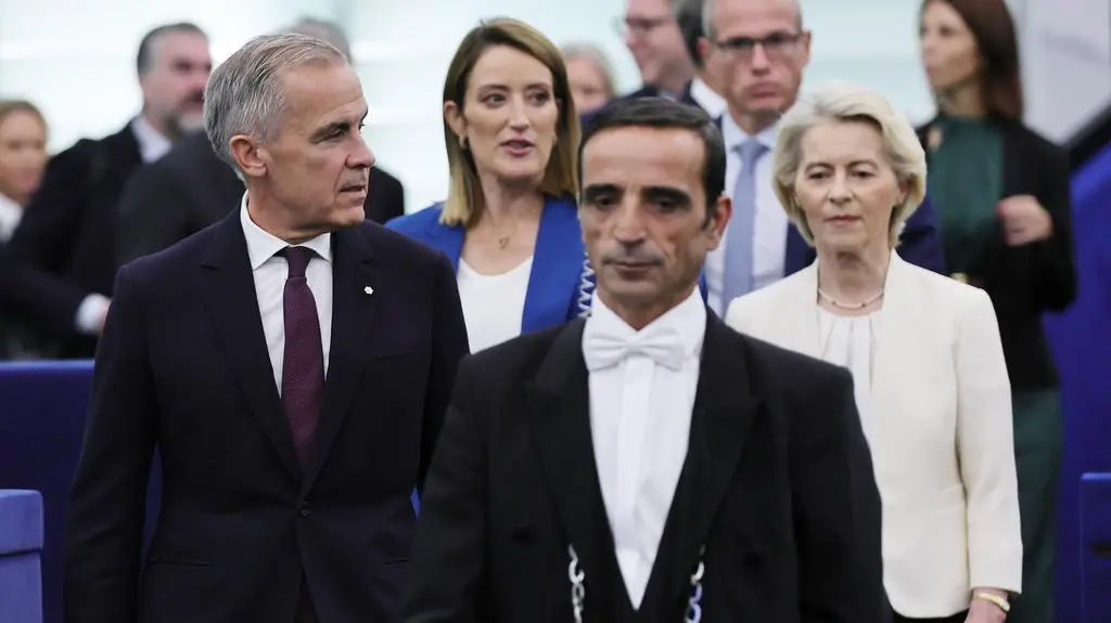 Mark Carney, Roberta Metsola i Ursula von der Leyen w Parlamencie Europejskim