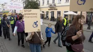 "Chcemy być widzialni". Marsz przeszedł ulicami Warszawy