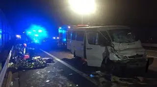 Busem podróżowało sześć kobiet i dwóch mężczyzn. Wszyscy zostali przewiezieni do szpitala