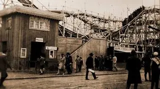 Wesołe miasteczko na terenie Pewuki